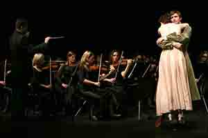 Orsi is playing in a small orchestra on the stage of the Hungarian National Theatre - Schiller: Intrigue and Love